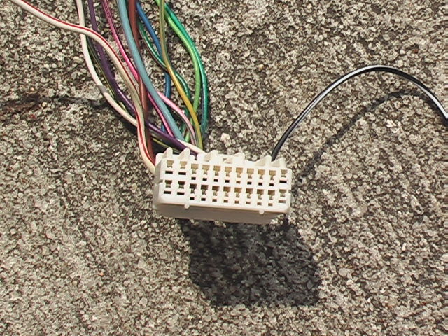 22pin_ecu_conn.jpg
