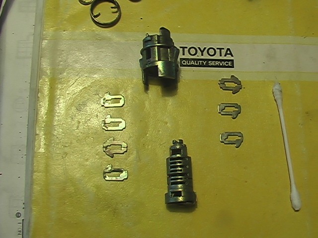 door_lock_disassembled.jpg