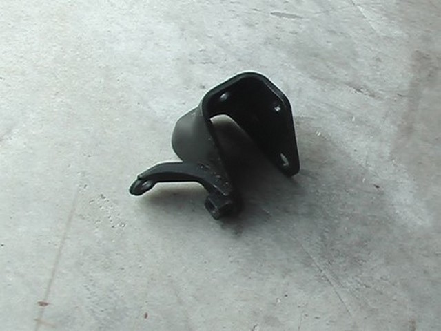 hated_transmission_mount.jpg